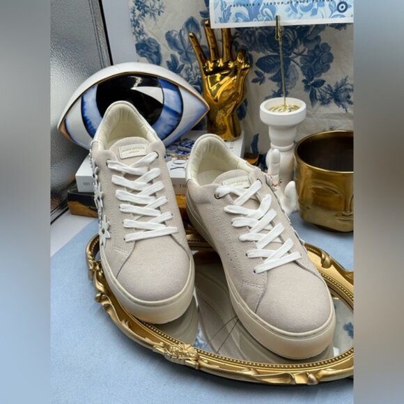 🆕 KURT GEIGER LONDON 🧿NWOB Laney Flower Embellished Sneakers, Bone, Sz 40 US 9 - Picture 4 of 16